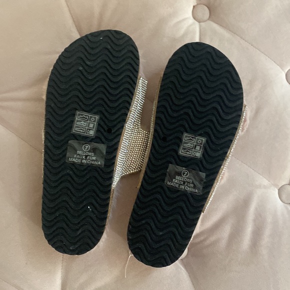 Pink fur Rhinestone Sandals -size 7 - Picture 3 of 3